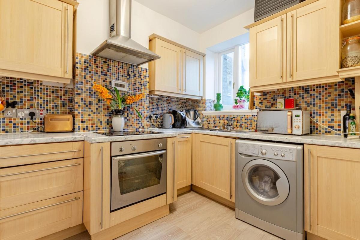 The Whole Flat With Terrace 1 Min To Earls Court Station For 3 Guests Appartamento *